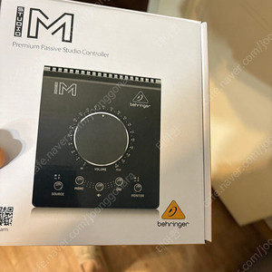 베링거 스튜디오 m 빅노브 모니터 콘트롤러 팝니다.