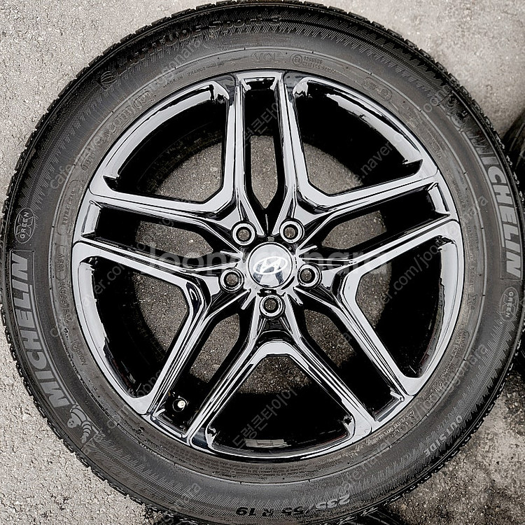 [판매] 아이오닉5 EV6 싼타페 쏘렌토 카니발 19인치 휠타이어 세트 팝니다 235 55 19--1