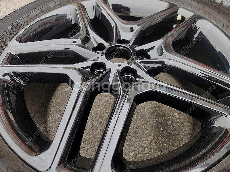 [판매] 아이오닉5 EV6 싼타페 쏘렌토 카니발 19인치 휠타이어 세트 팝니다 235 55 19--5