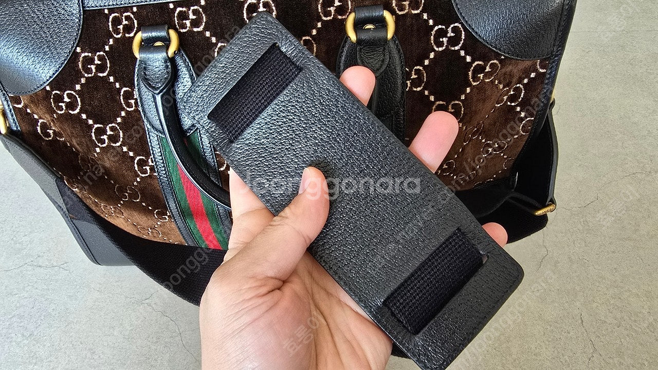 가격 대폭 내림 ) GUCCI 구찌 남성 벨벳 트레블백...--4