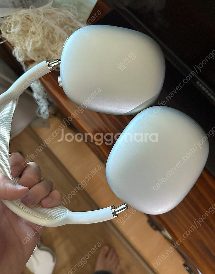애플 에어팟 맥스 실버 라이트닝 판매합니다--1