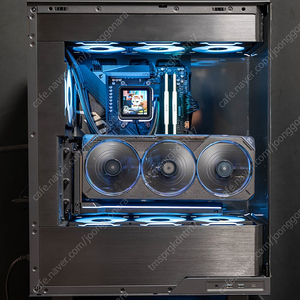 (9800X3D / 5080) 고사양 컴퓨터 본체 팝니다.