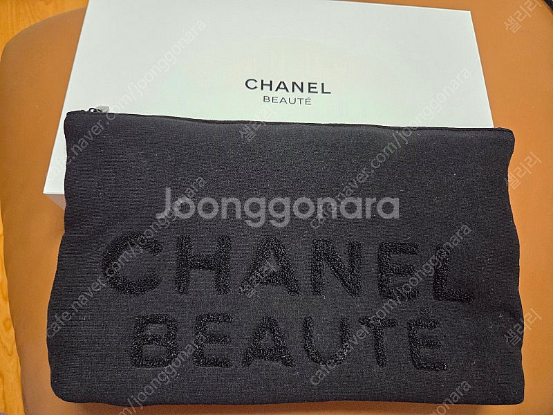 샤넬뷰티 큰 파우치 새것--0