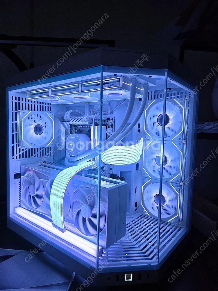 라이젠9 9950X3D rtx5090 어로스마스터 화이...--0