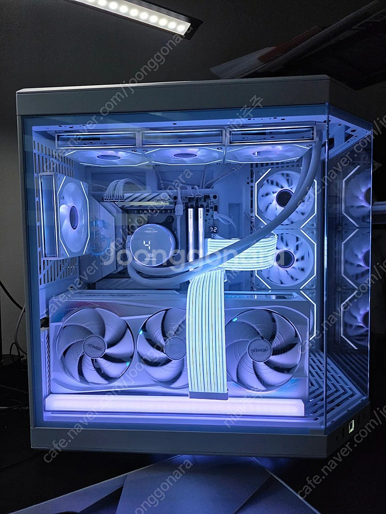 라이젠9 9950X3D rtx5090 어로스마스터 화이...--1