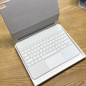 Apple 정품 매직키보드 13인치 화이트 - iPad Air M3 모델용