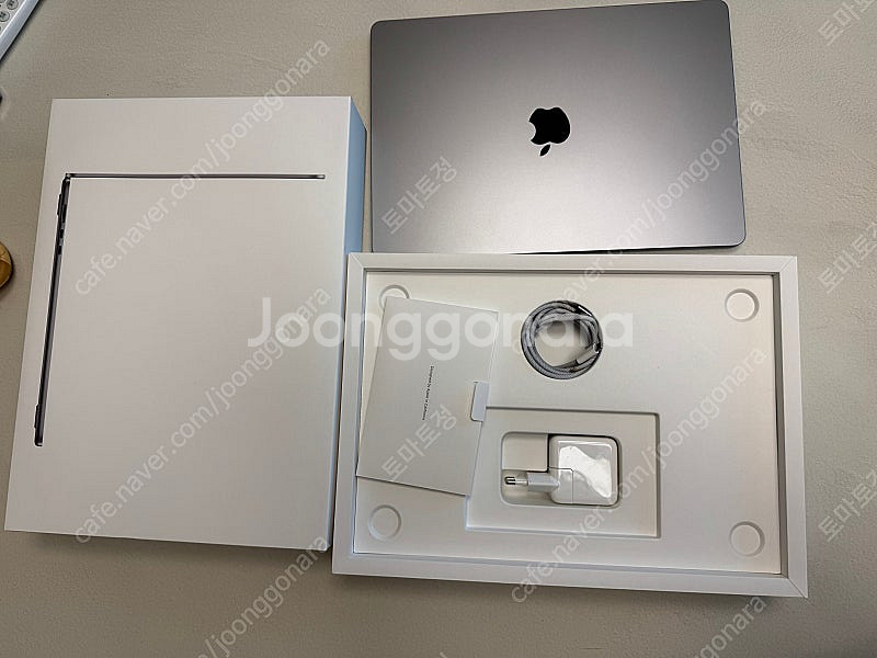 맥북에어 M3 15인치 16GB / 512GB 스페이스...--8