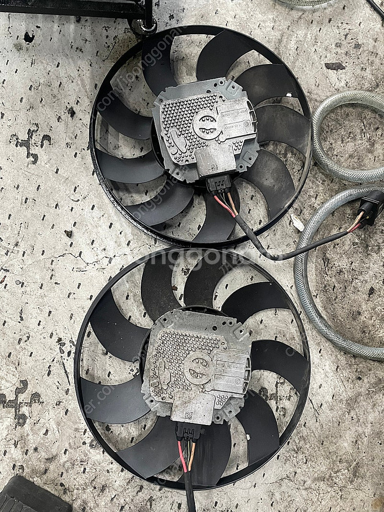 a6,a7 c7 라디에이터 팬 팝니다 4H0 959 4...--0