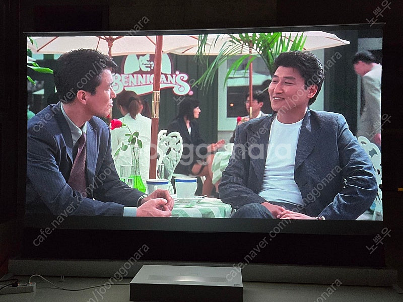 LG HU85LA +삼성 롤러블스크린 120인치 판매합...--0