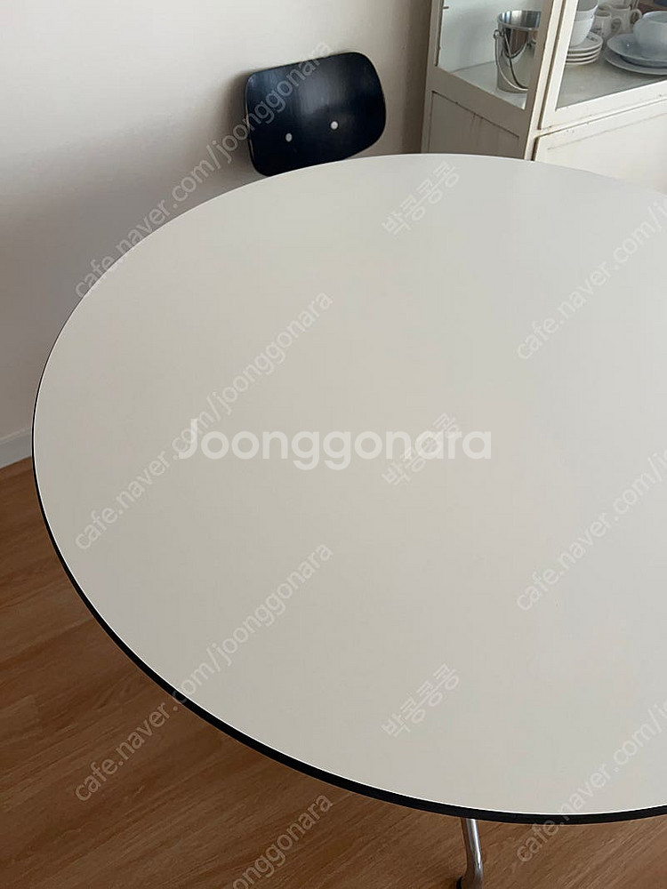 허먼밀러 임스 라운드 테이블 106cm--5