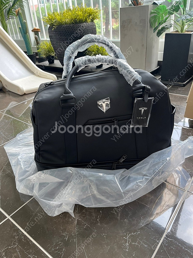 테슬라 보스톤백 새제품팝니다--0