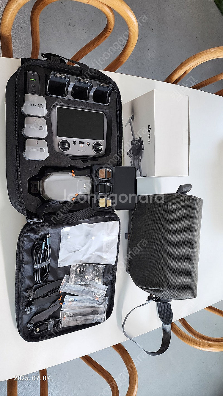 dji air3s 플라이모어 콤보 드론 판매 합니다.--0