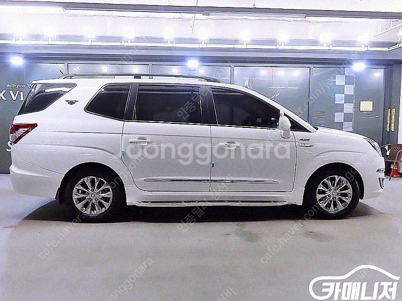 중고차 할부 코란도투리스모 4WD TX 플러스 11인승...--3