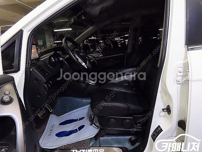 중고차 할부 코란도투리스모 4WD TX 플러스 11인승...--6
