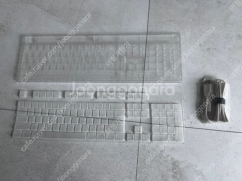 레오폴드 FC900RBT 화이트/민트 저소음적축 팝니다--3