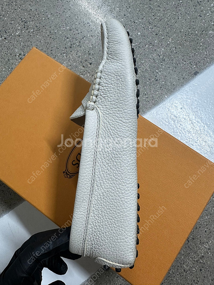 토즈 고미노 드라이빙 슈즈 팝니다.--1