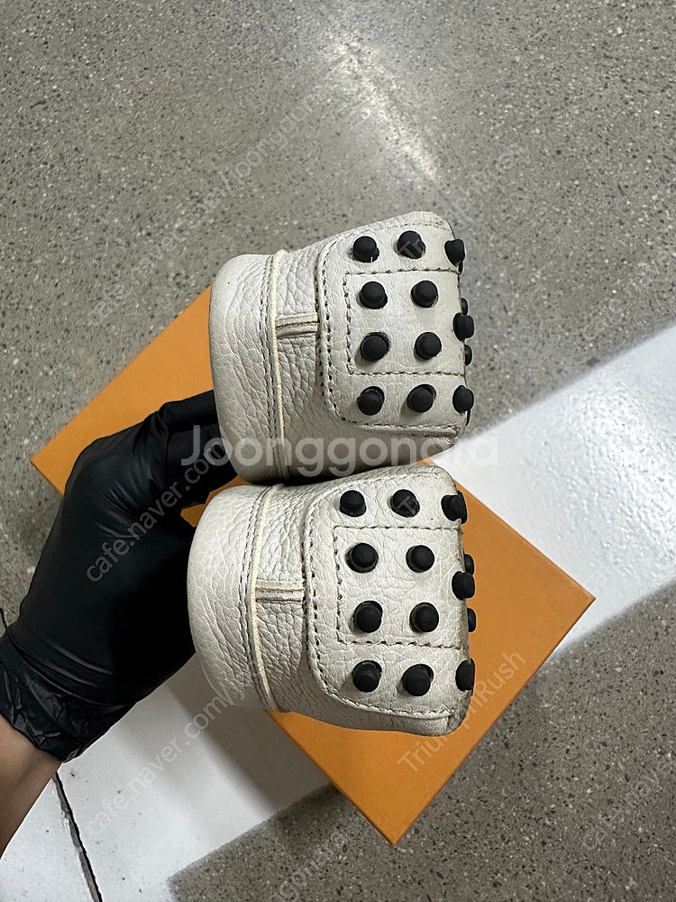 토즈 고미노 드라이빙 슈즈 팝니다.--5