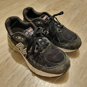 235) 뉴발란스 990 v3 블랙