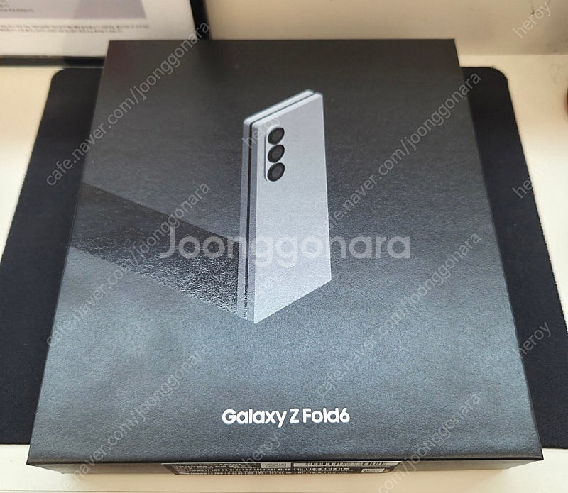 갤럭시 z폴드6 실버쉐도우 256gb--0