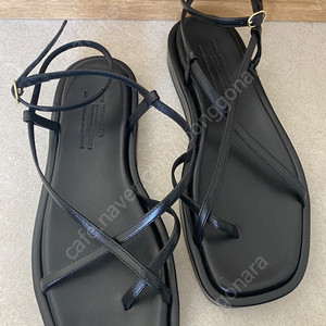 ARKET 아르켓 레더 스트랩 샌들 250(38)