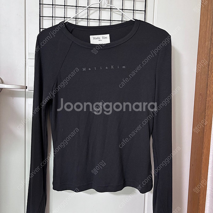 마뗑킴 로고 골지 긴팔티 S 새상품(차콜)--0