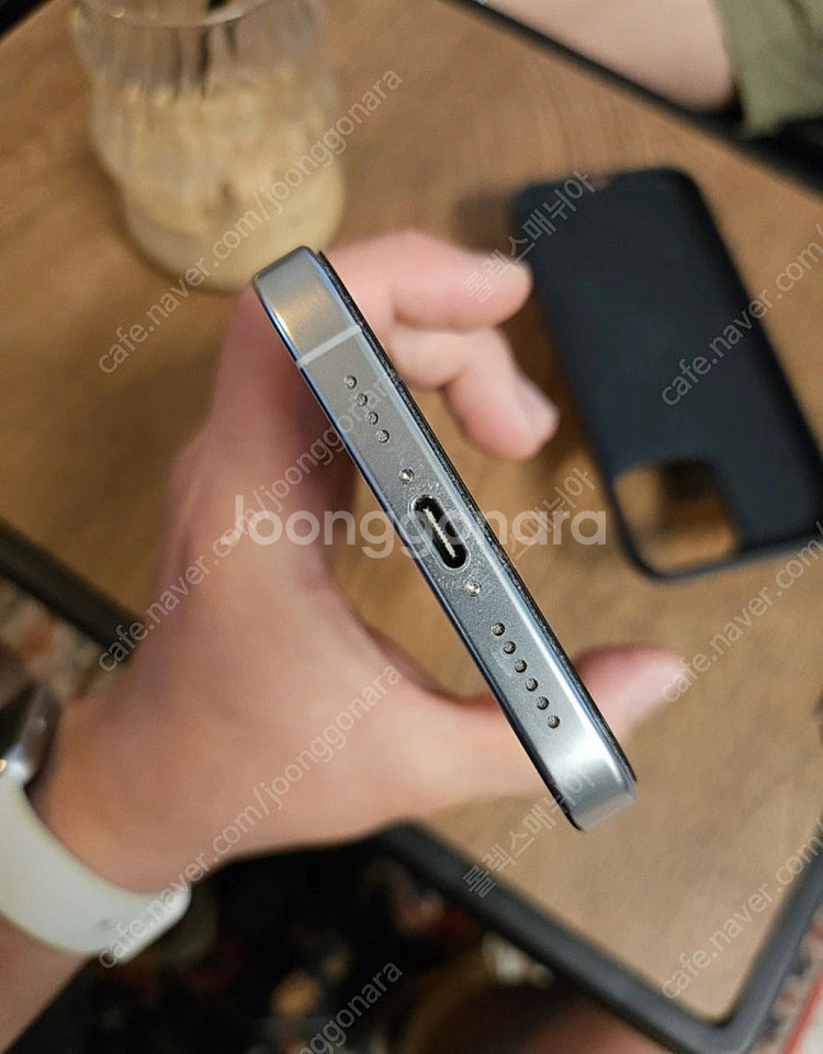 아이폰 16 Pro Max 화이트--3