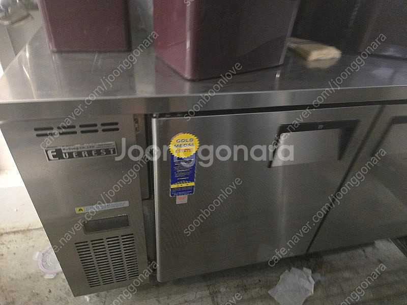 2021년식 라셀르 간냉식 테이블냉장고 LT-1834R...--2