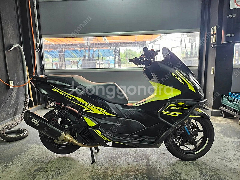 22년식 튜닝PCX125 익실머플러장착 판매합니다.가격...--0