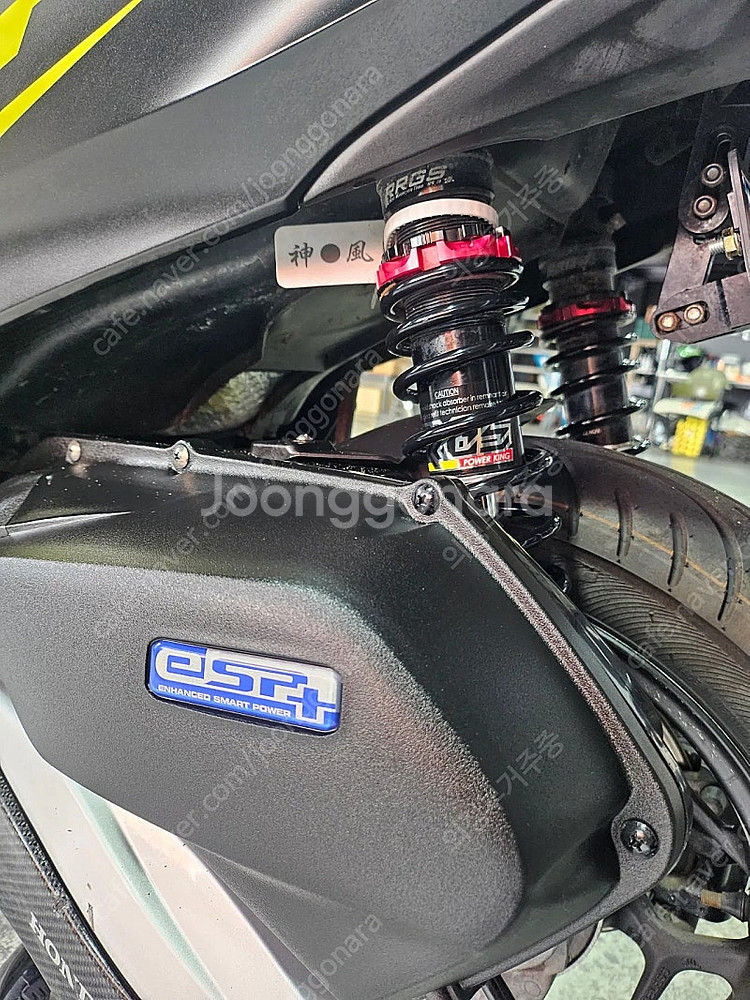 22년식 튜닝PCX125 익실머플러장착 판매합니다.가격...--3