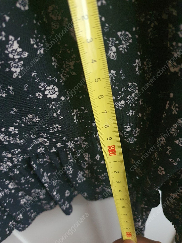 보카바카 원피스 블랙 원피스 플라워프릴 원피스 랩 이미지