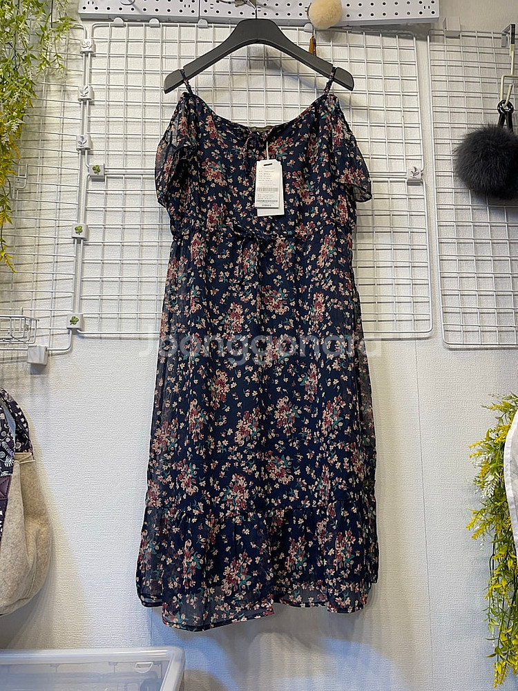 무배 새상품 S 슬리브리스 오프숄더 원피스 써스데이아일랜드 T194MOP28--7