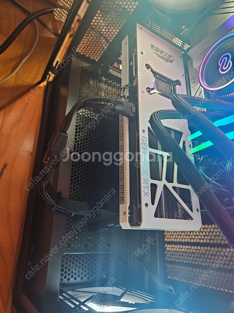 INNO3D RTX 5070 Ti X3 OC 화이트 판...--1