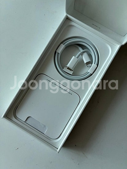 S급 아이폰13 (화이트, 128gb) 팝니다.--4
