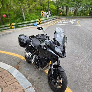 BMW F900XR 23년식 블랙 차량 판매 합니다