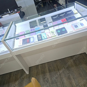 핸드폰 매대 쇼케이스 진연장 구매 원합니다