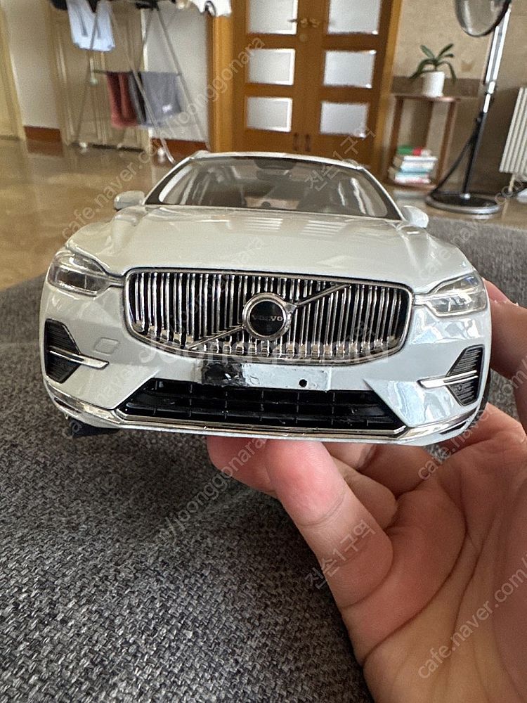 1:18 볼보 xc60 판매합니다(부품용)--6