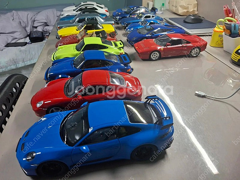 1:18 다이캐스트 판매합니다 (포르쉐 벤츠 페라리 등...--3