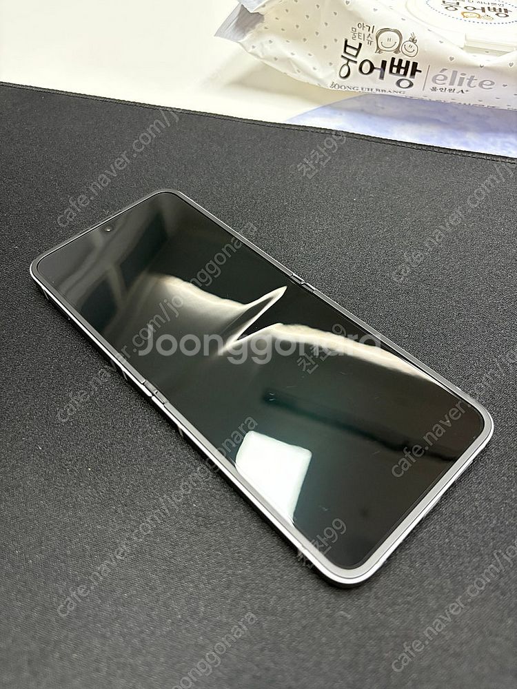 갤럭시Z플립6 256GB 실버 자급제 S급!--0