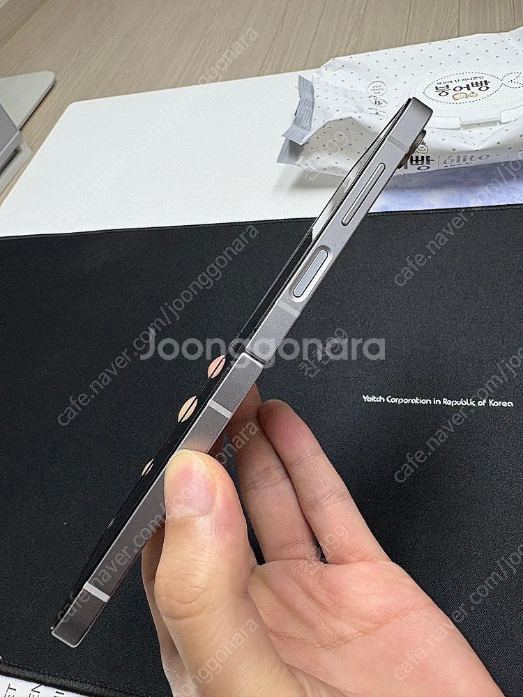 갤럭시Z플립6 256GB 실버 자급제 S급!--3