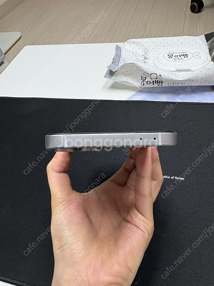갤럭시Z플립6 256GB 실버 자급제 S급!--4