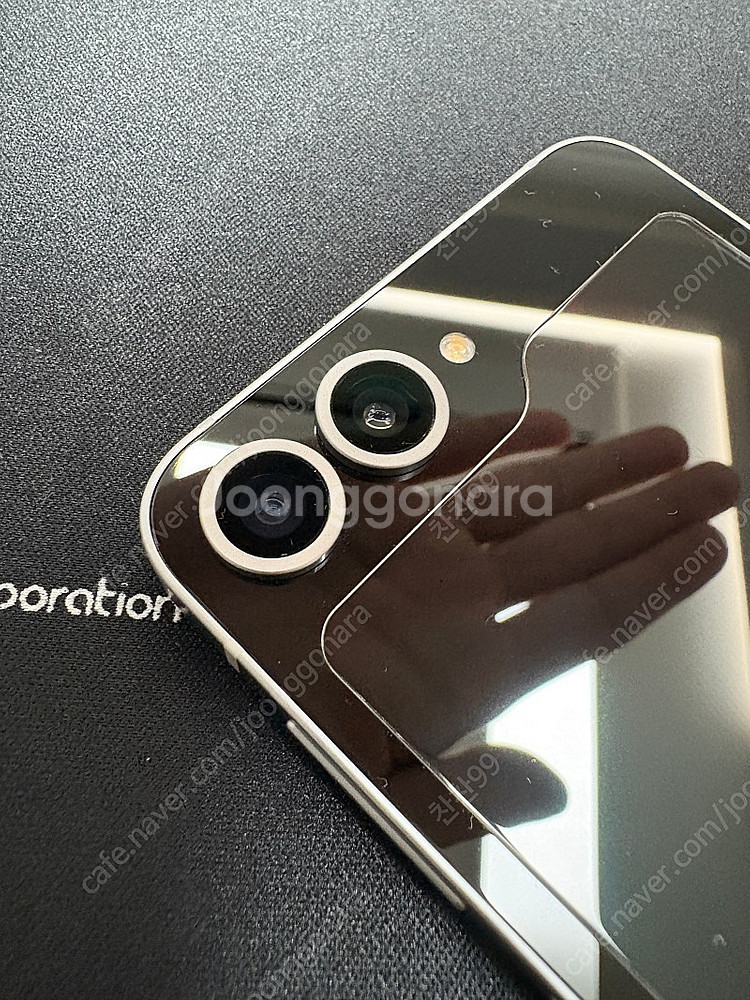 갤럭시Z플립6 256GB 실버 자급제 S급!--6