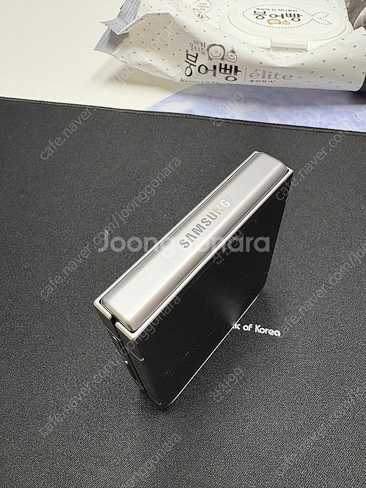 갤럭시Z플립6 256GB 실버 자급제 S급!--7