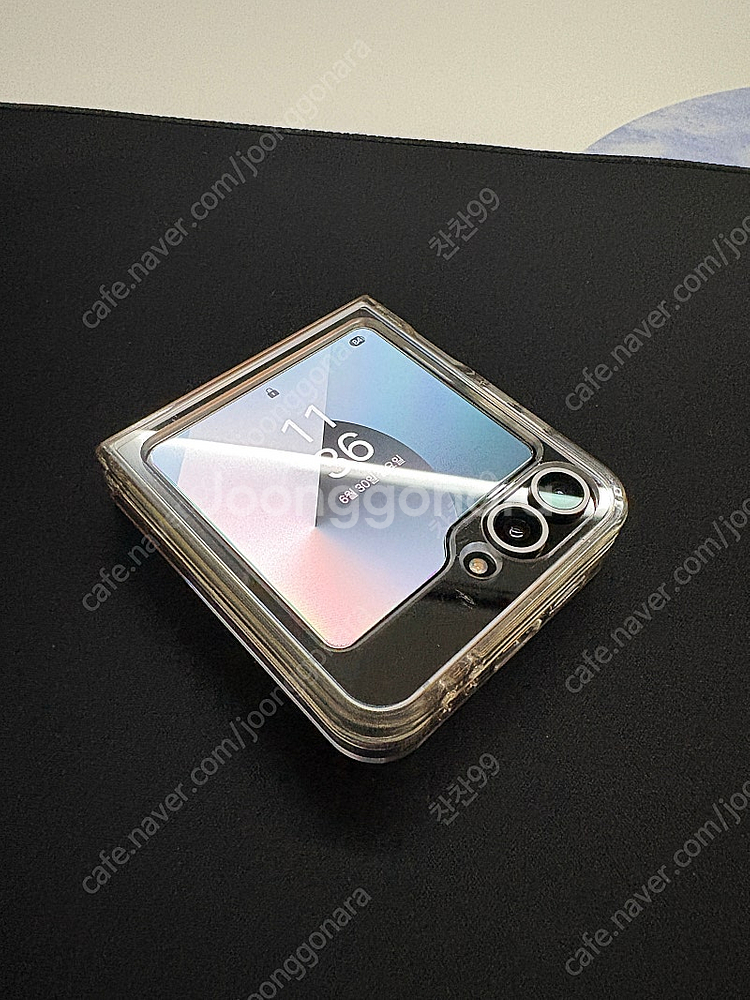 갤럭시Z플립6 256GB 실버 자급제 S급!--9