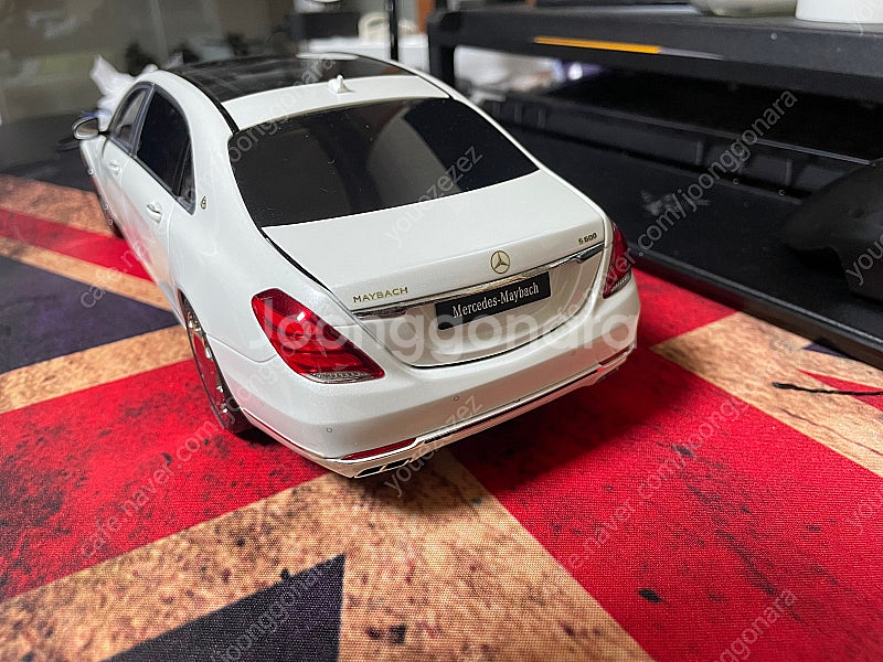 1:18 오토아트 벤츠 S600 마이바흐 화이트 팝니다--1