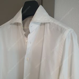 앤드류 앤 레슬리 블루 셔츠 핸드 워크