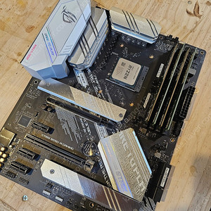 라이젠 5800x + rog strix b550-a gaming+ 32기가 메모리 세트 판매합니다