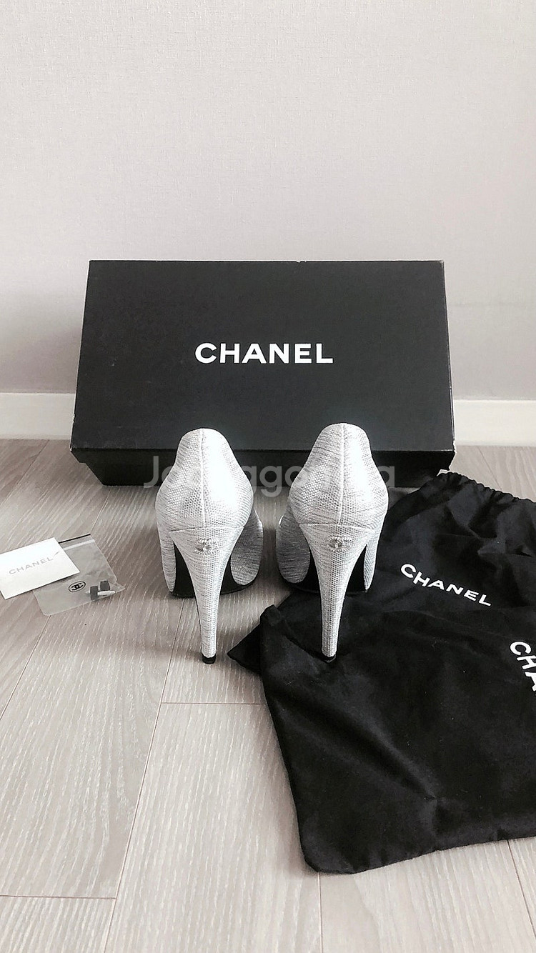샤넬 투톤 실버 블랙 cc로고 펌프스 힐 35 (220--6