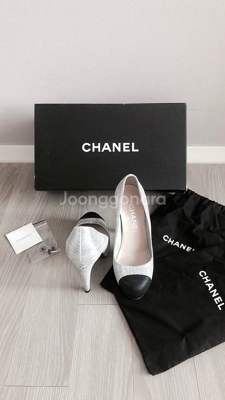 샤넬 투톤 실버 블랙 cc로고 펌프스 힐 35 (220--7