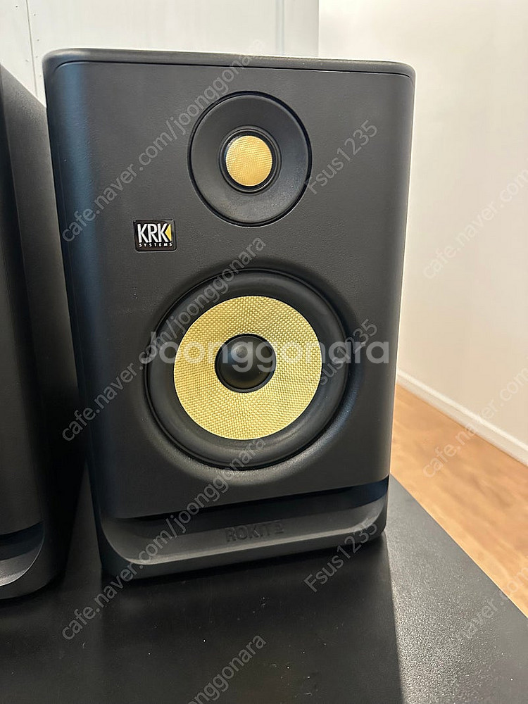 KRK Rokit 5 G4--2