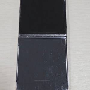 갤럭시 Z플립5 블랙색상 256용량 가성비좋은 꿀매물 단말기 20만 판매합니다